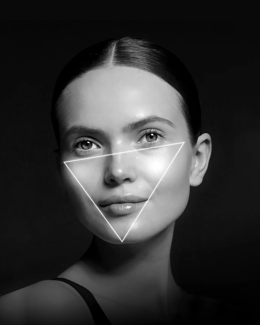 Sculpt cheekbones enhance contours Sculpt cheekbones enhance contours